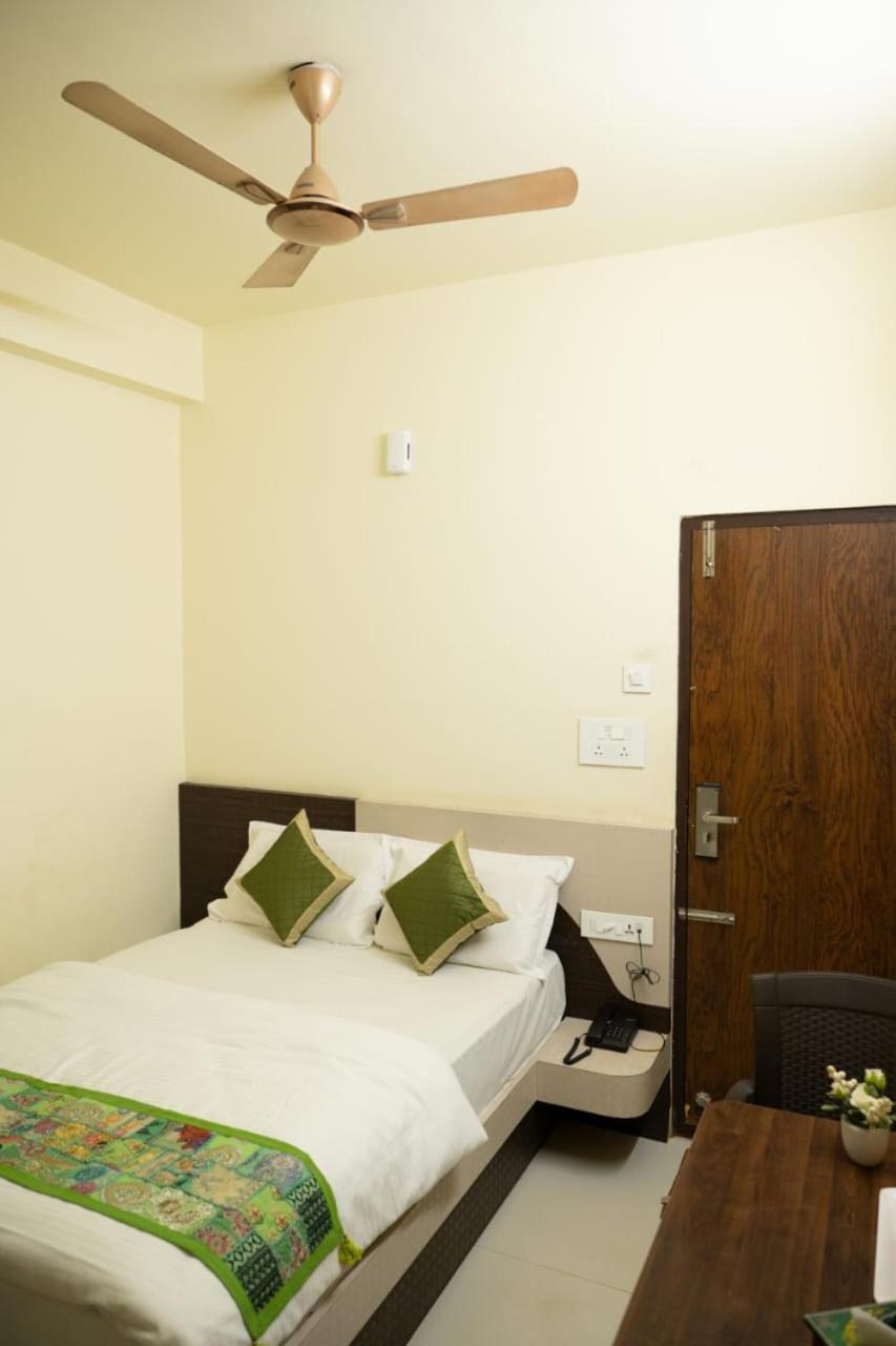Hotel Joldal Residency Chikmagalūr Exterior foto